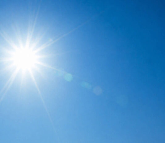 Słońce w kontekście skóry wrażliwej i filtrów SPF